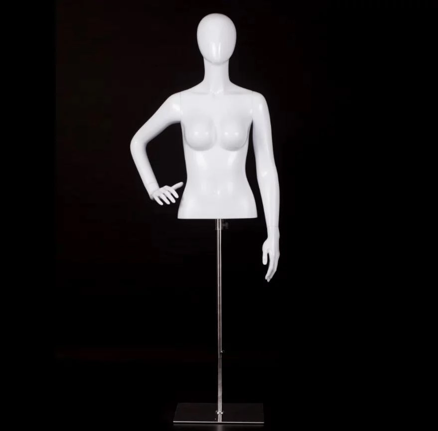 Modello a mezza figura femminile (struttura portante) Modello a mezza figura femminile (struttura portante)